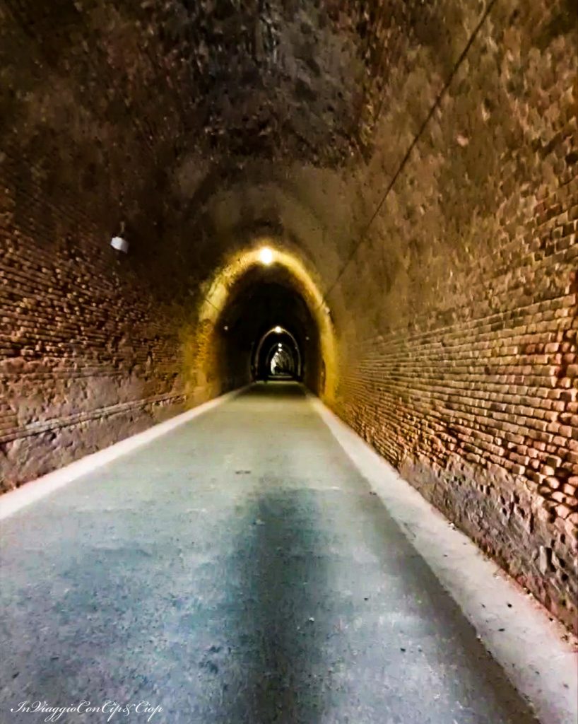 passeggiata tunnel celle ligure albissola marina