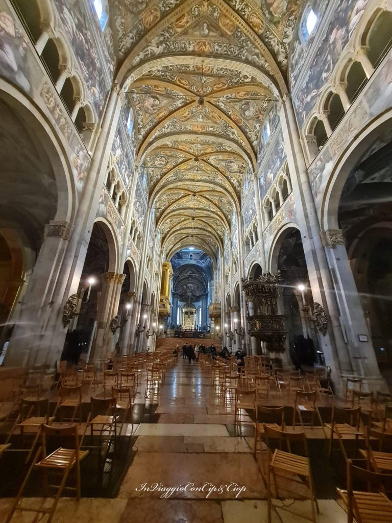 parma interno duomo navata Duomo di Parma
