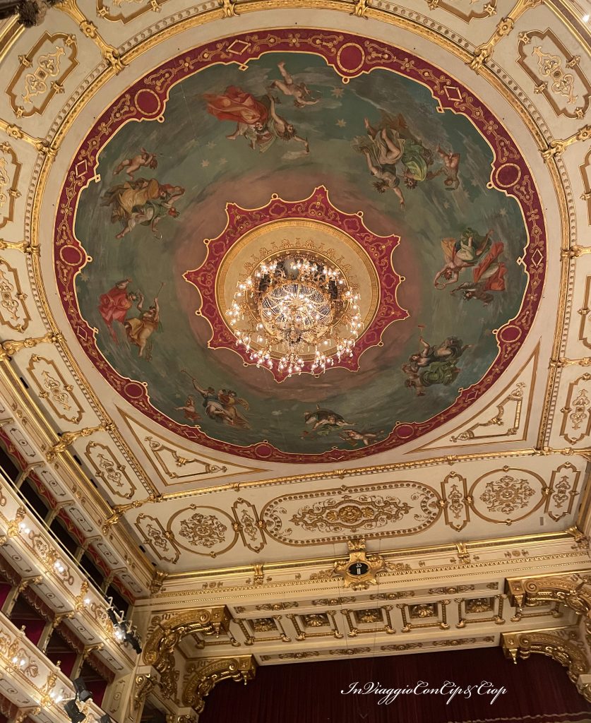 lampadario teatro regio parma