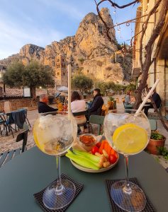 Moustiers-Sainte-Marie provenza