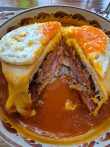 mangiare a Porto Brasao Francesinha