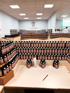 grasse laboratorio profumo personalizzato in viaggio con cip e ciop costa azzurra