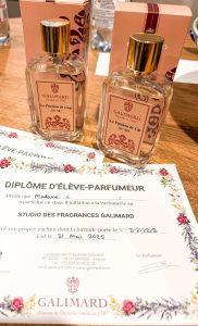 grasse laboratorio profumo personalizzato in viaggio con cip e ciop costa azzurra